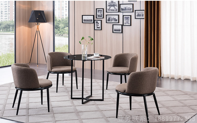 ���e����