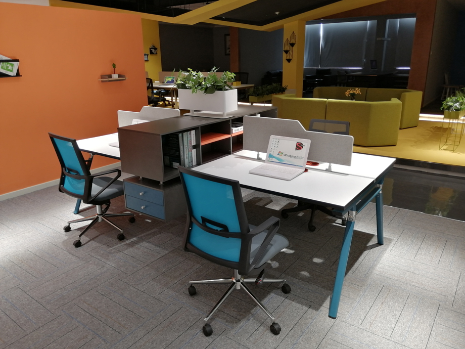 ����λ�r���k����